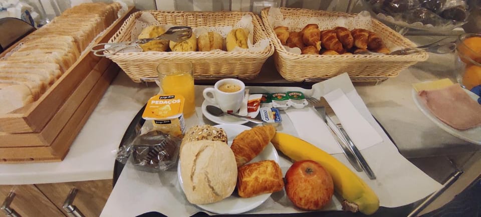 Restaurant/places to eat, Coffee/tea facilities, Dining area, Food, Breakfast, Continental breakfast, Buffet breakfast