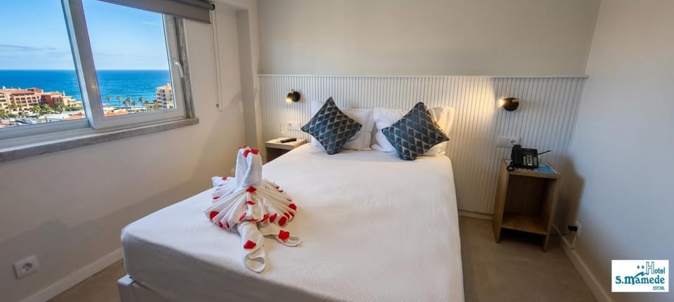 Bed, Photo of the whole room, Bedroom, Sea view