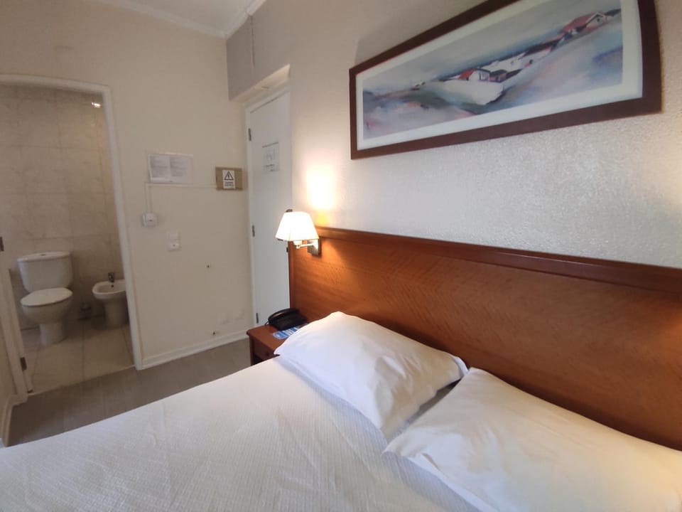 Bed, Bathroom, Photo of the whole room, Bedroom