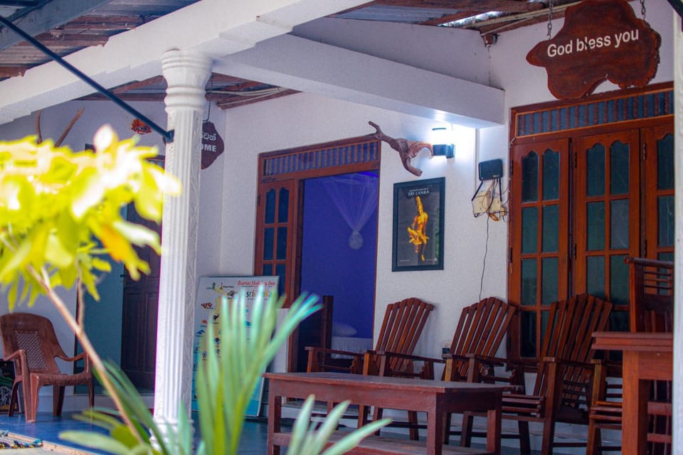Tourist Holiday Inn Bed and Breakfast in Dambulla