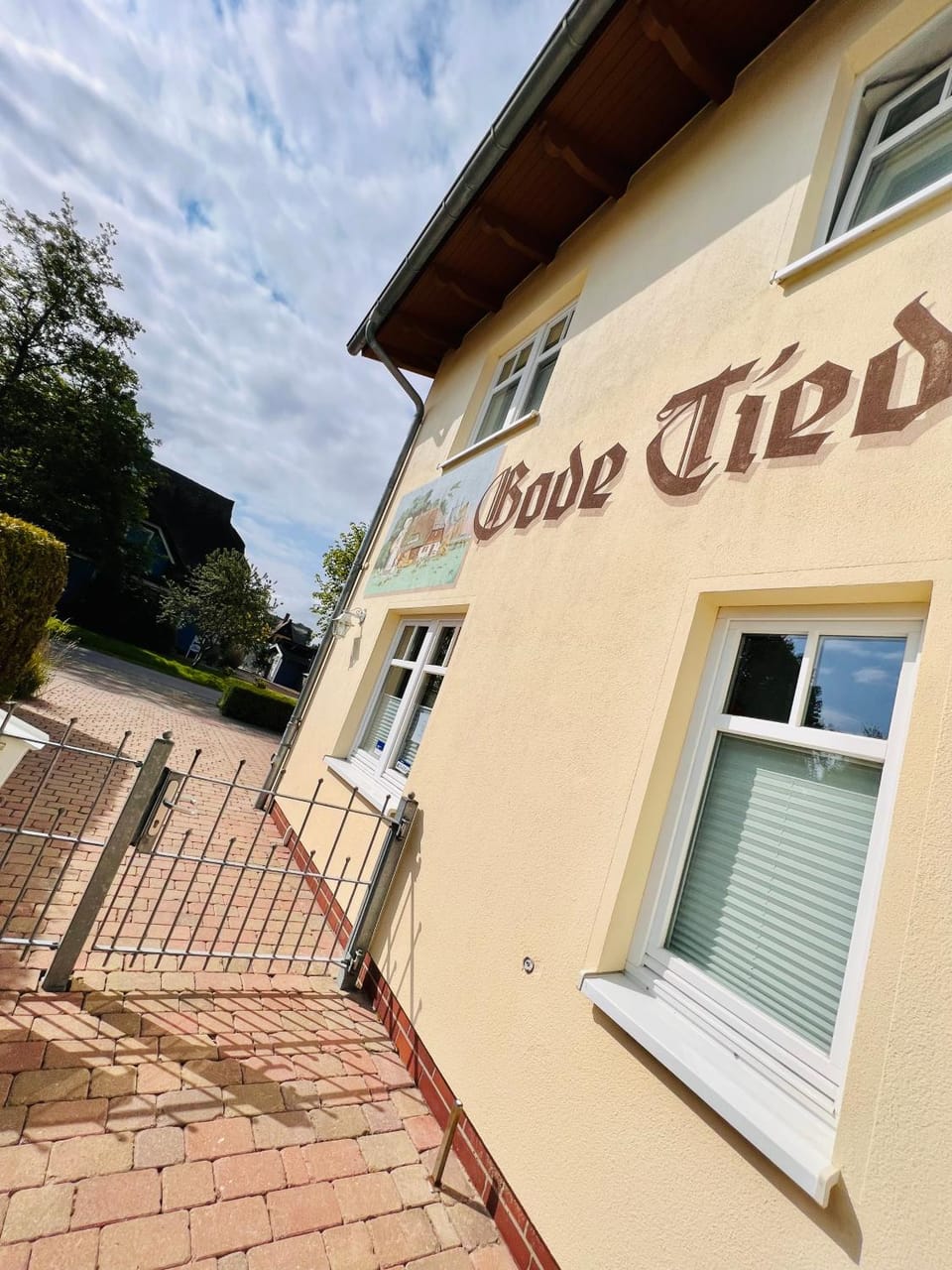 Property building, Text overlay