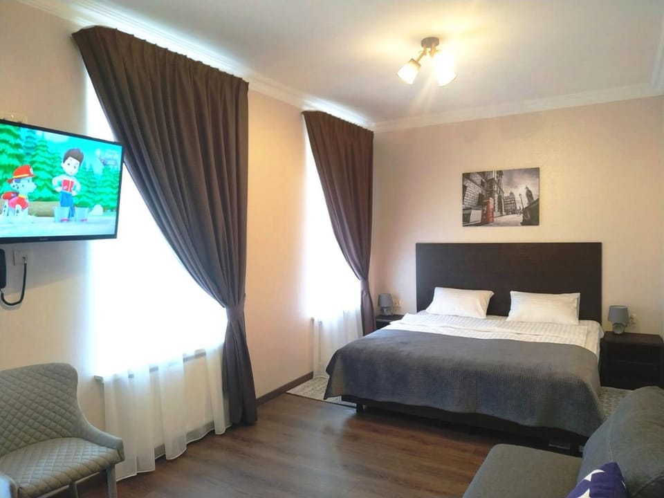 Bed, TV and multimedia, Balcony/Terrace, Photo of the whole room, Bedroom