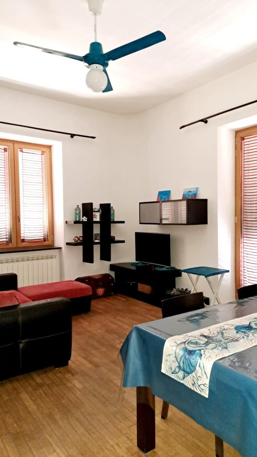 Living room, Photo of the whole room