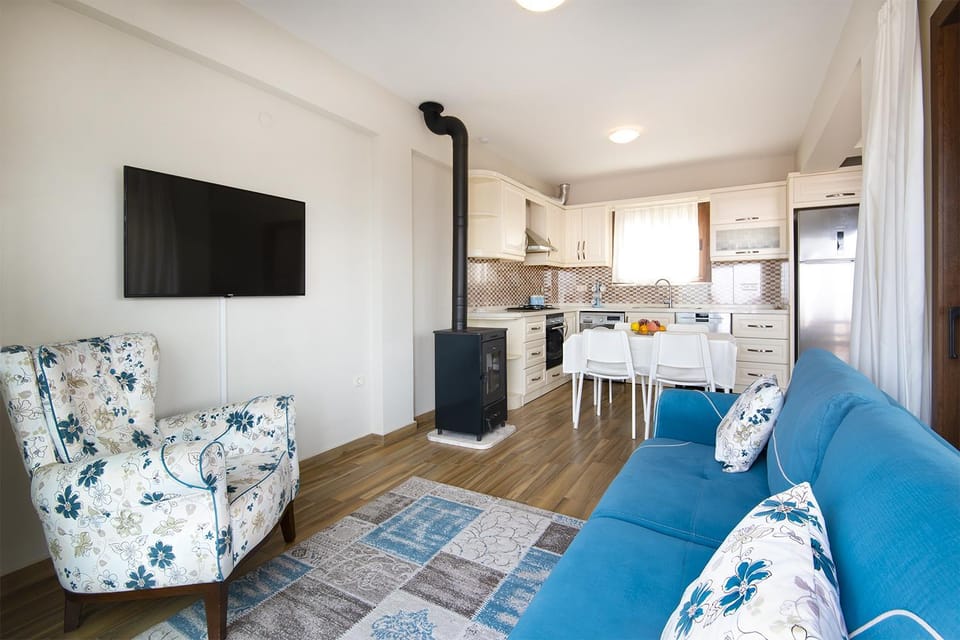 TV and multimedia, Living room, Dining area