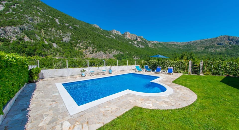 Pool view, Swimming pool