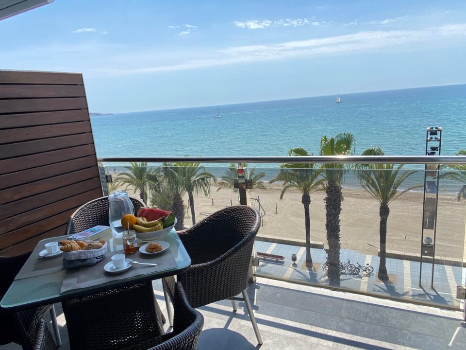 Apartamentos las Palmas VII Family only Apartment in Salou