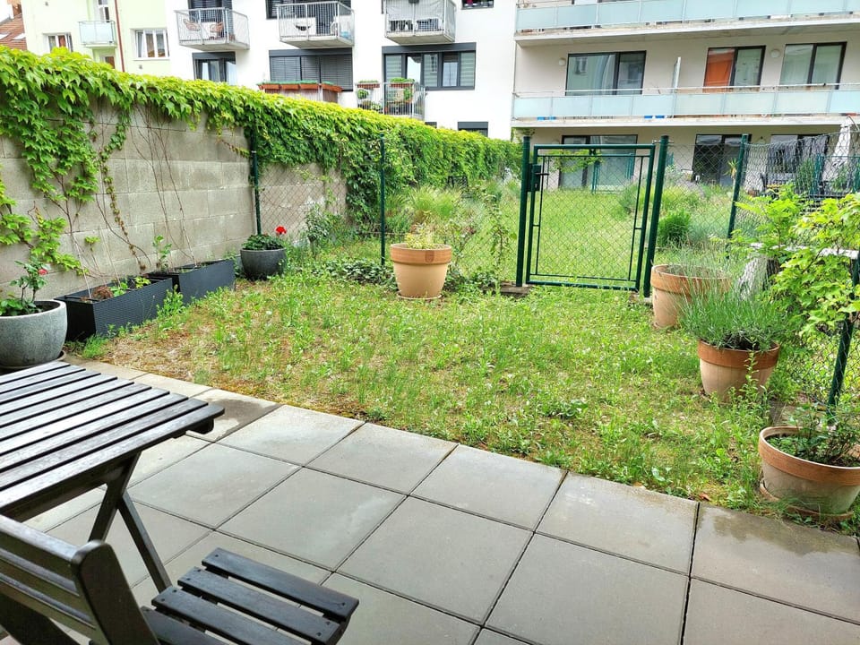 Balcony/Terrace, Garden view