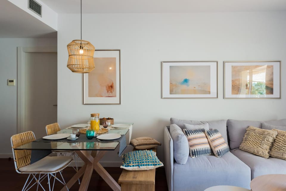 Living room, Dining area