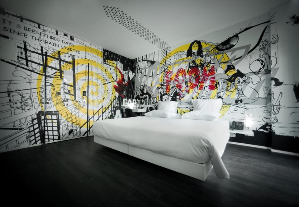 Bed, Photo of the whole room, Decorative detail