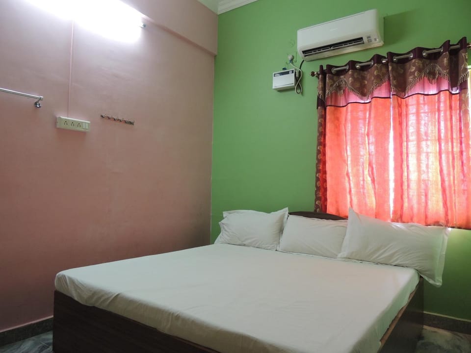 Radha Party Hall Hotel in Tamil Nadu
