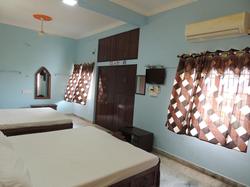 Radha Party Hall Hotel in Tamil Nadu