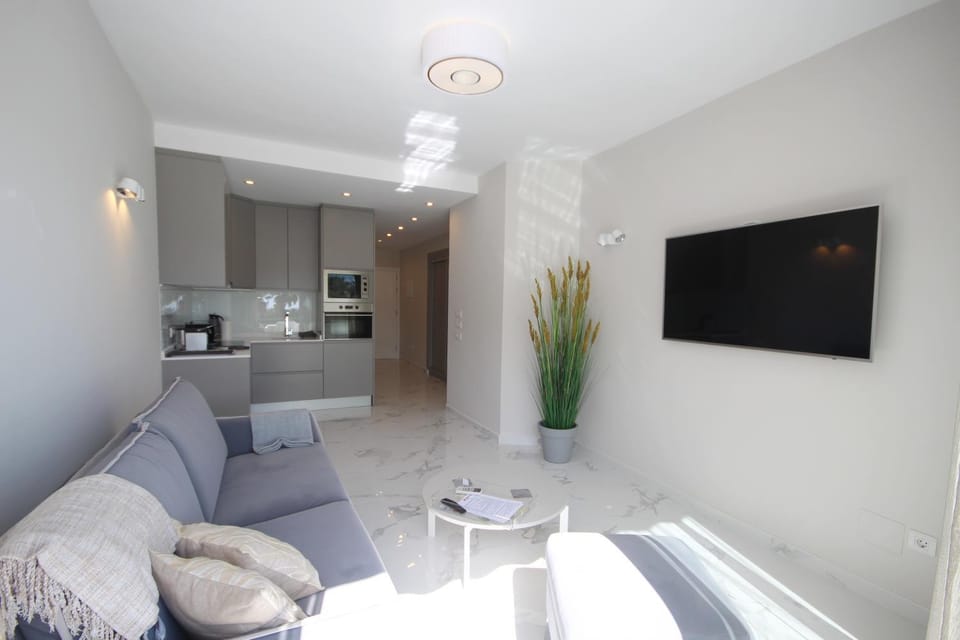 TV and multimedia, Kitchen or kitchenette, Living room