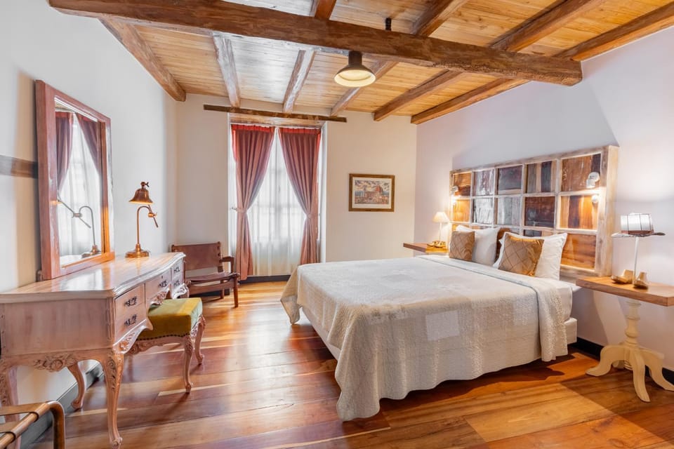 Bed, Photo of the whole room