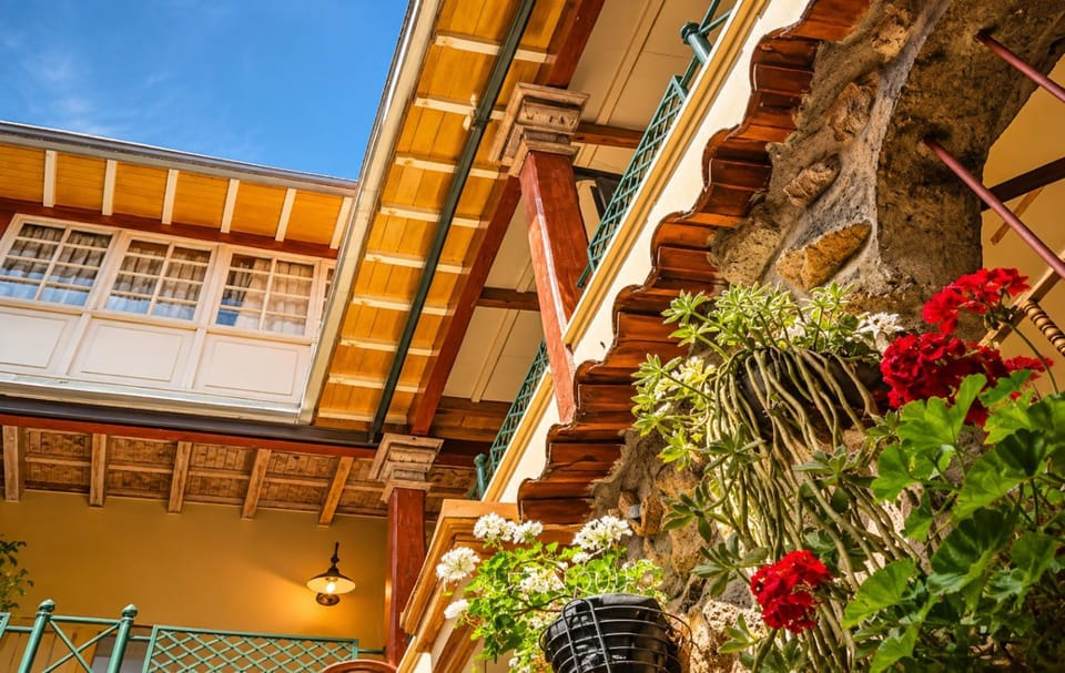 Property building, Decorative detail, Garden view