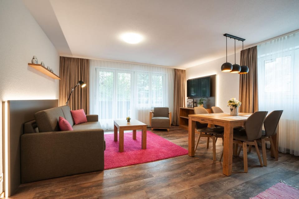 Living room, Dining area