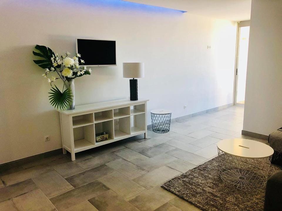 Orange Studio Apartment in Quarteira