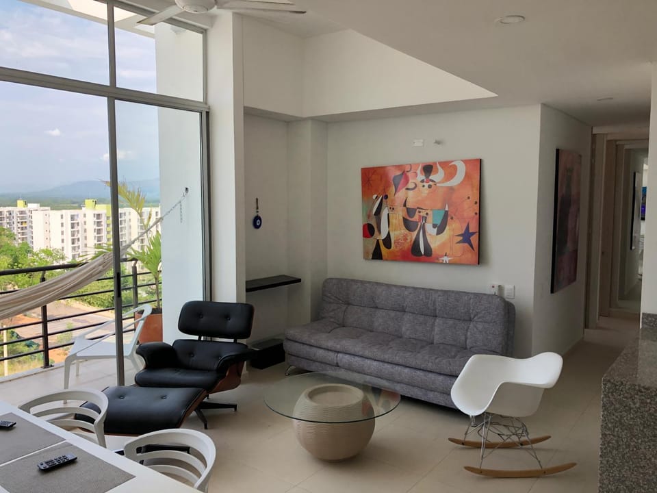 Photo of the whole room, Seating area
