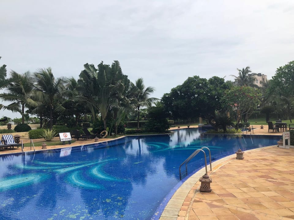 Swimming pool