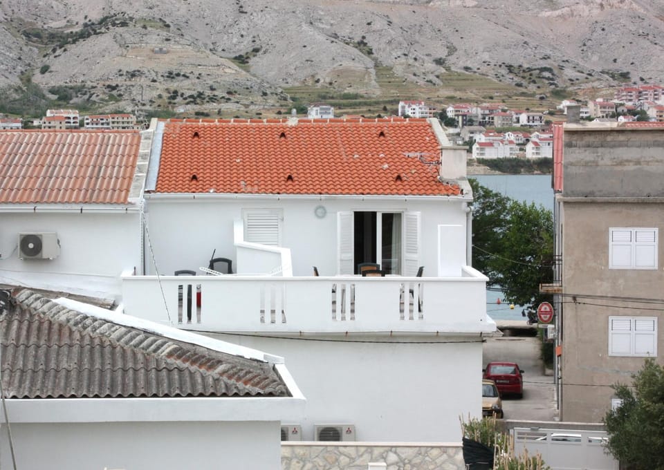 Property building, Nearby landmark, Facade/entrance, Neighbourhood, Balcony/Terrace, City view
