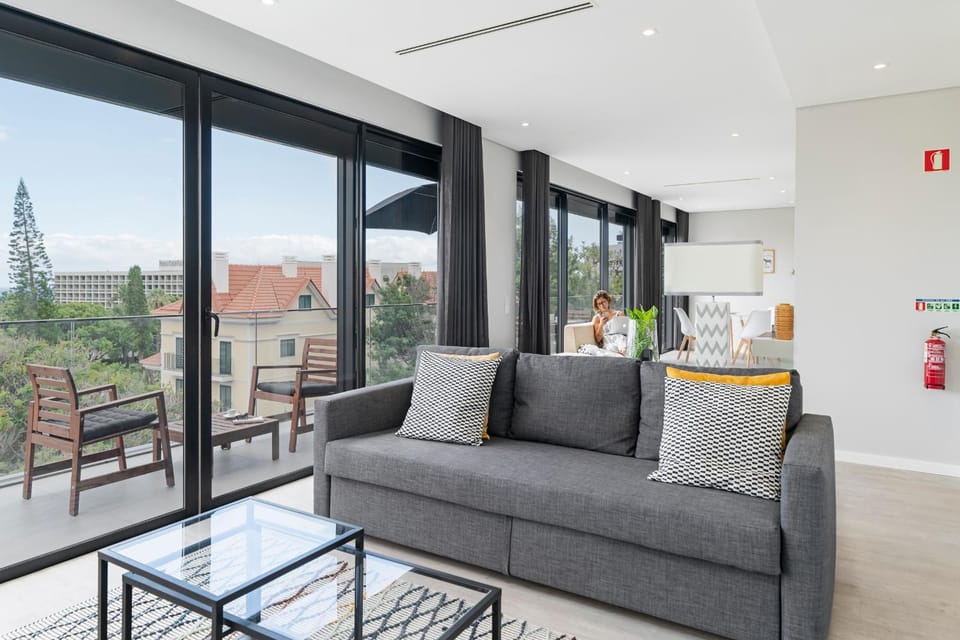 View (from property/room), Balcony/Terrace, Living room, Seating area