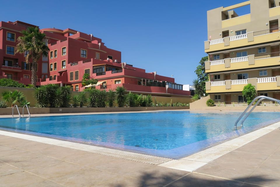 Property building, On site, Swimming pool, Swimming pool