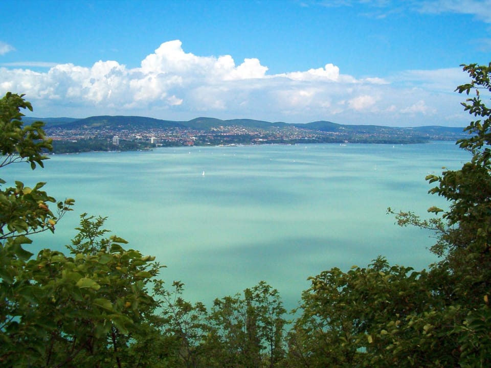 Nearby landmark, Off site, Day, Natural landscape