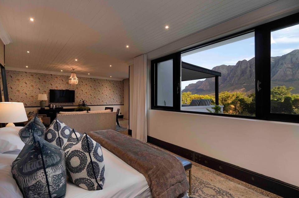Bed, Bedroom, Mountain view