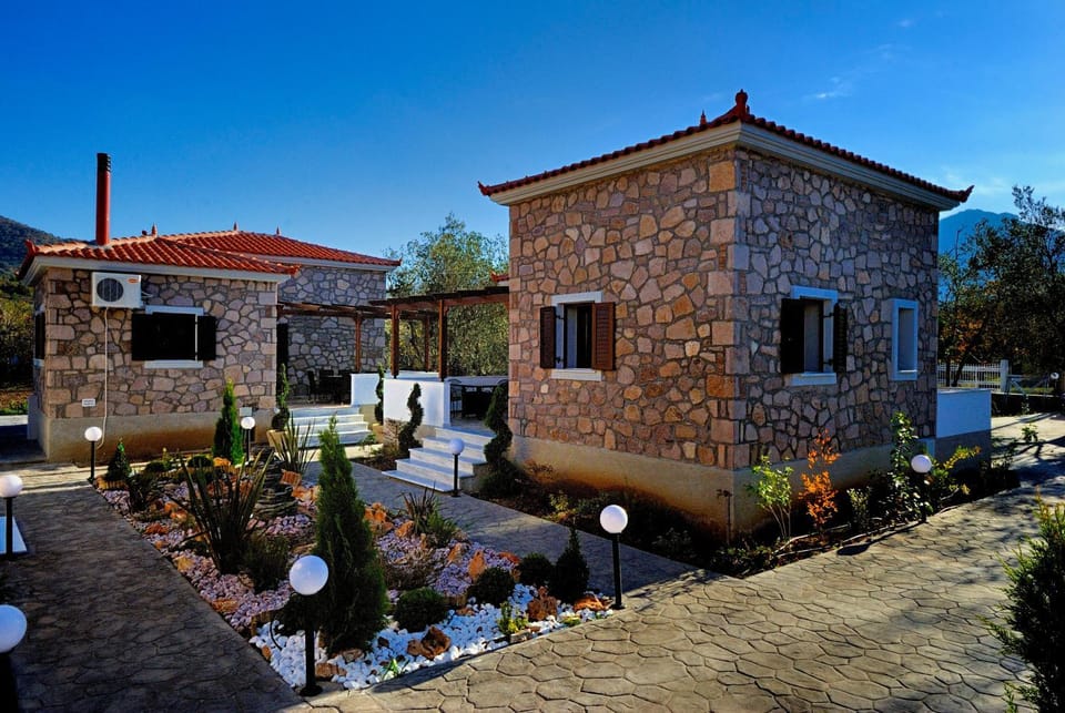 Property building, Patio, Garden, Balcony/Terrace