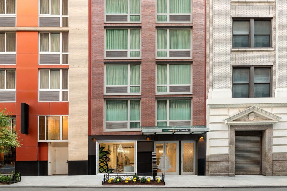 Facade/entrance