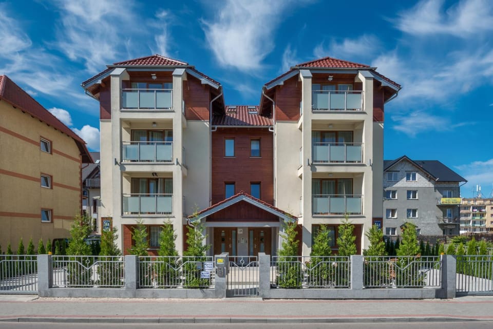 Property building, Day