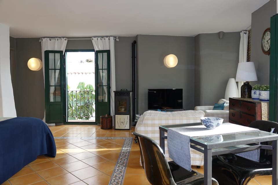Communal lounge/ TV room, Living room, Evening entertainment