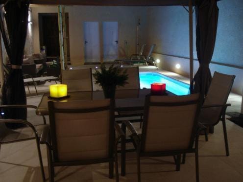 Balcony/Terrace, Swimming pool