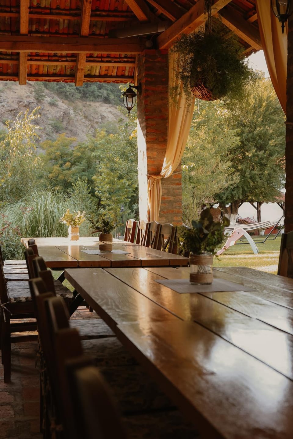 Restaurant/places to eat, Balcony/Terrace