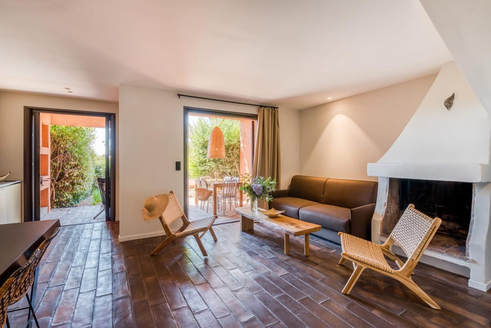 BBQ facilities, Balcony/Terrace, Living room, Dining area