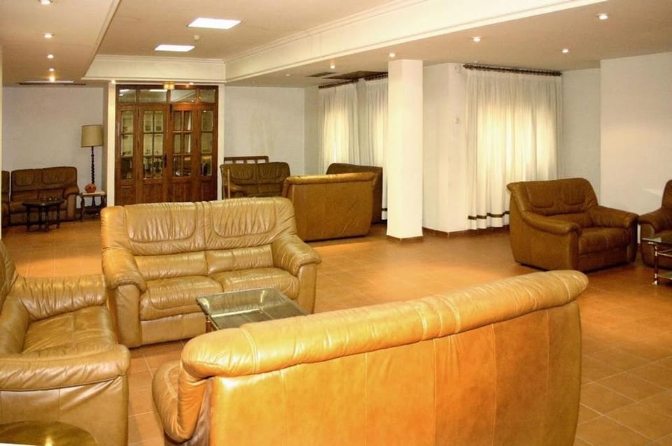 Communal lounge/ TV room