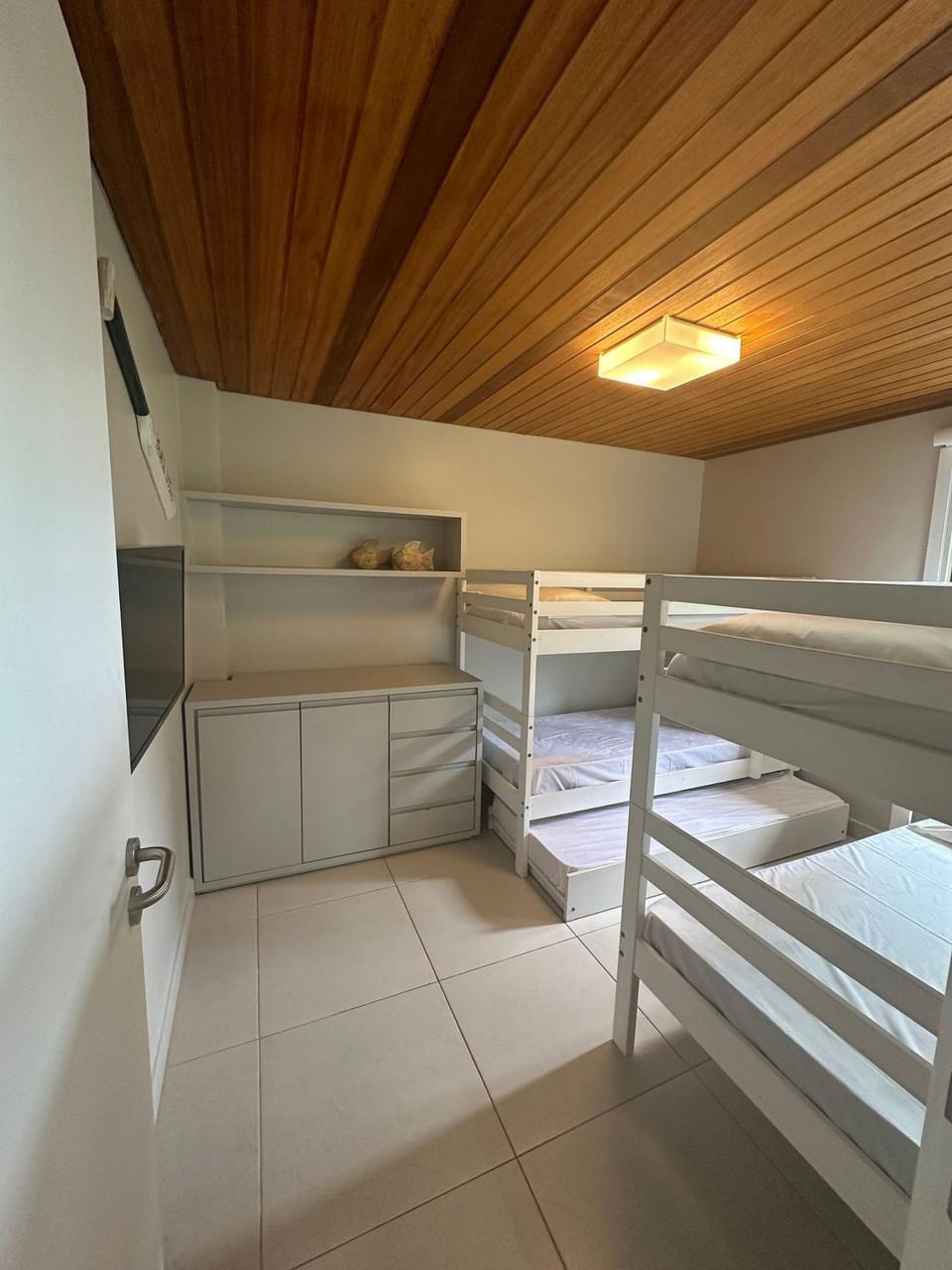 Bedroom, bunk bed