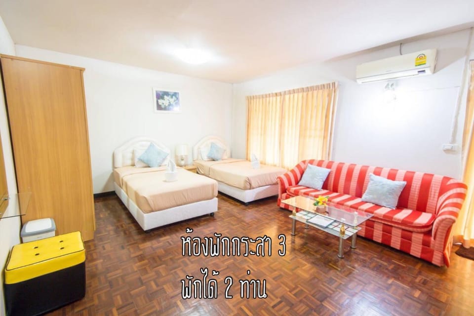 TV and multimedia, Balcony/Terrace, Photo of the whole room, Bedroom