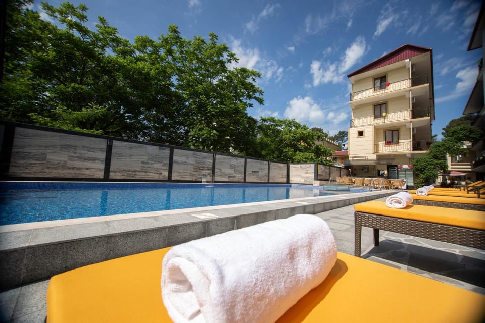 Swimming pool, Swimming pool
