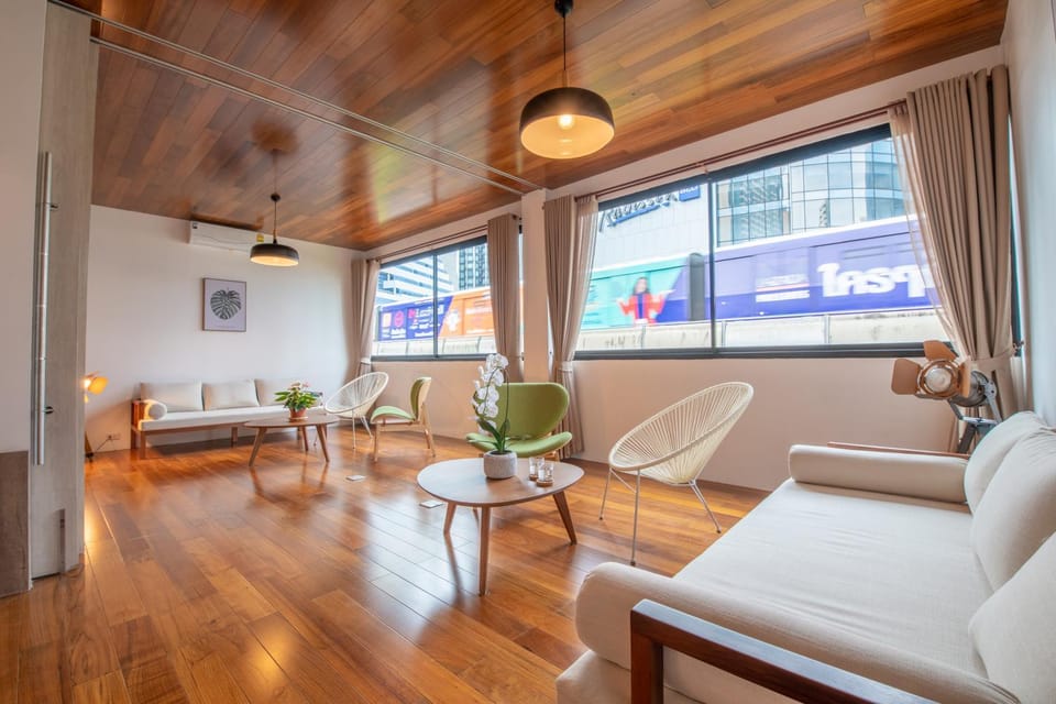 Living room, Photo of the whole room, Seating area