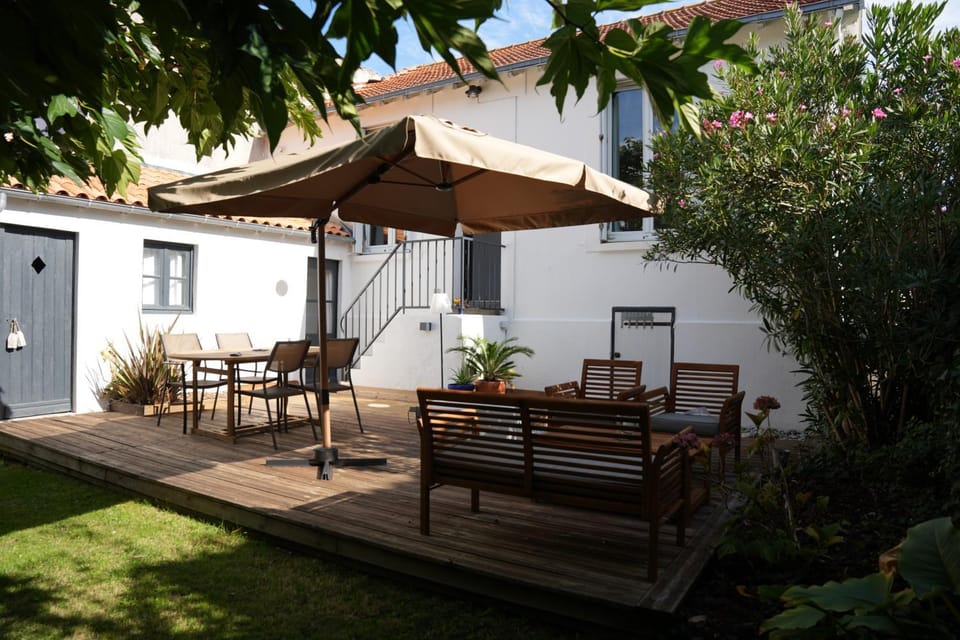 Patio, Garden view