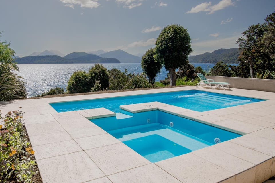 Natural landscape, Balcony/Terrace, Lake view, Mountain view, Pool view, Swimming pool