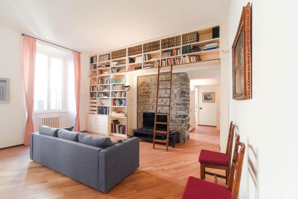 Library, Living room