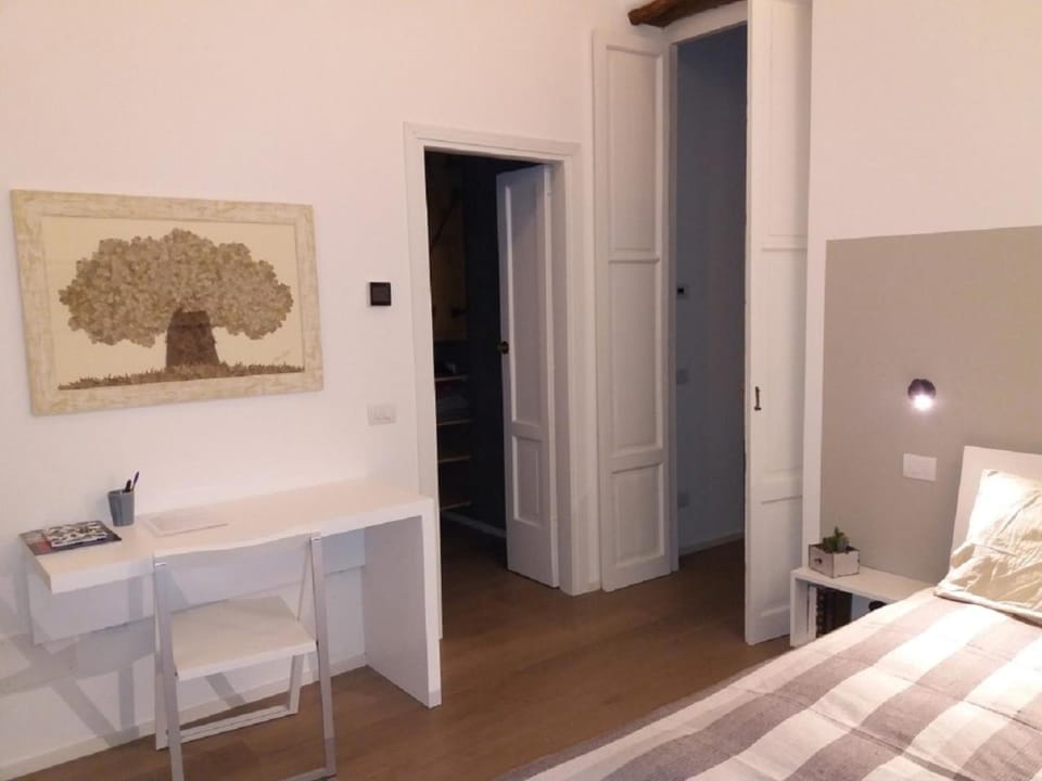 Bed, View (from property/room), Other, Photo of the whole room, Decorative detail