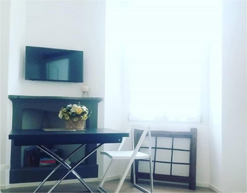 Day, Living room, Seating area