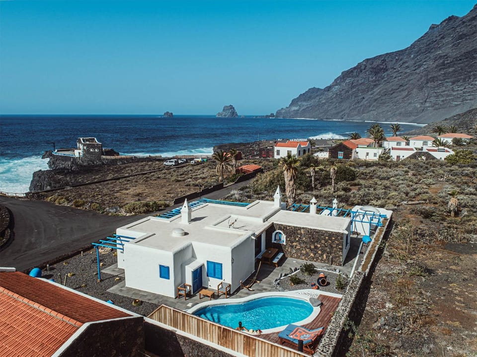 Neighbourhood, Natural landscape, Bird's eye view, Floor plan, Sea view, Swimming pool