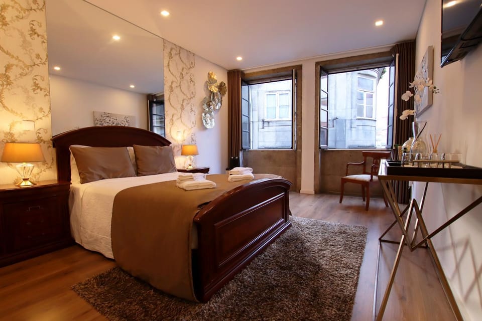 Bed, TV and multimedia, Decorative detail, Bedroom, hair dresser