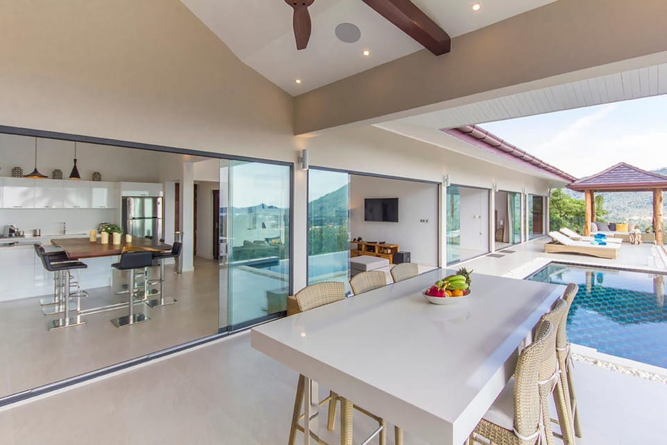 Toilet, Patio, TV and multimedia, Balcony/Terrace, Living room, Dining area, Mountain view, Sea view, Swimming pool, Swimming pool