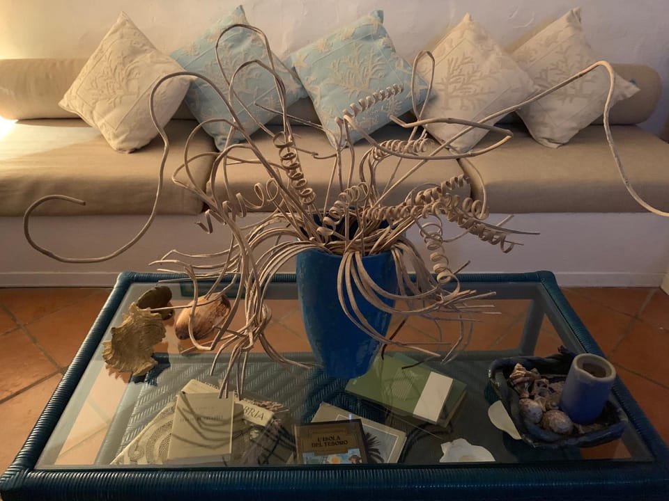 Living room, Decorative detail