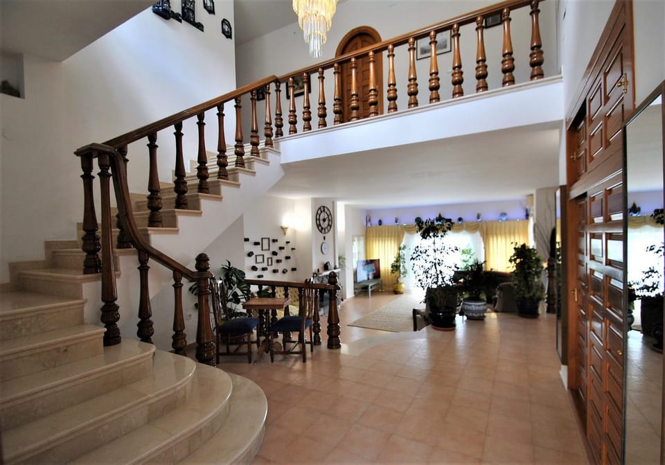 Property building, Communal lounge/ TV room, Lobby or reception, Lounge or bar, Dining area