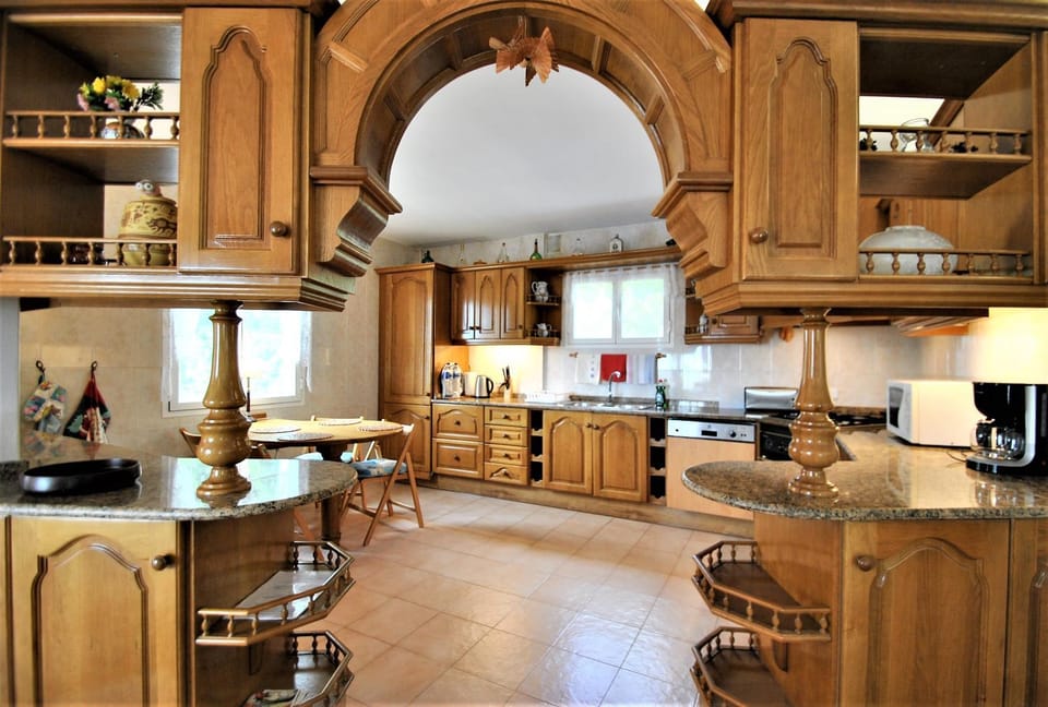 Kitchen or kitchenette, Decorative detail